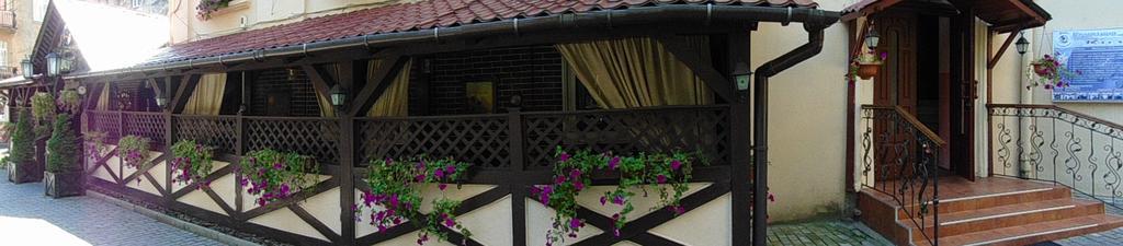 Knaus Apartments Chernivtsi Luaran gambar