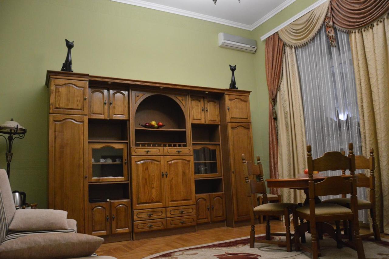 Knaus Apartments Chernivtsi Luaran gambar