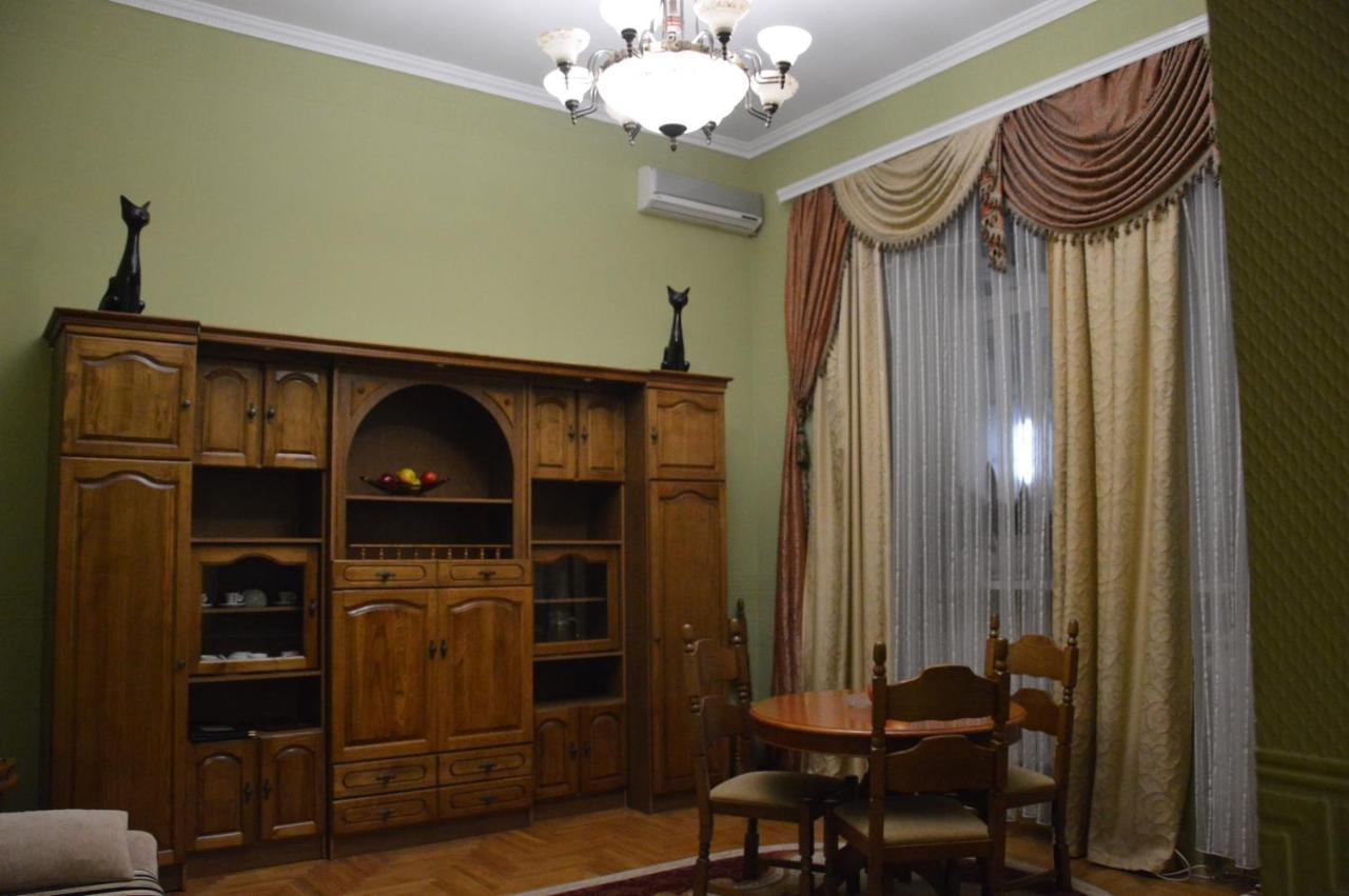 Knaus Apartments Chernivtsi Luaran gambar