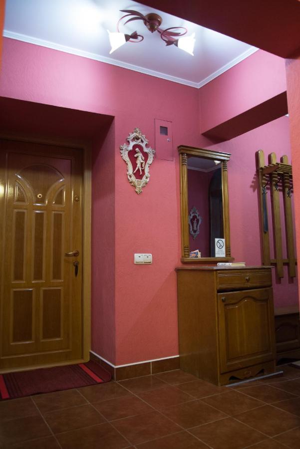 Knaus Apartments Chernivtsi Luaran gambar